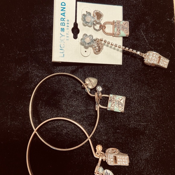 Lucky Brand earrings and matching bracelet… - Picture 4 of 4